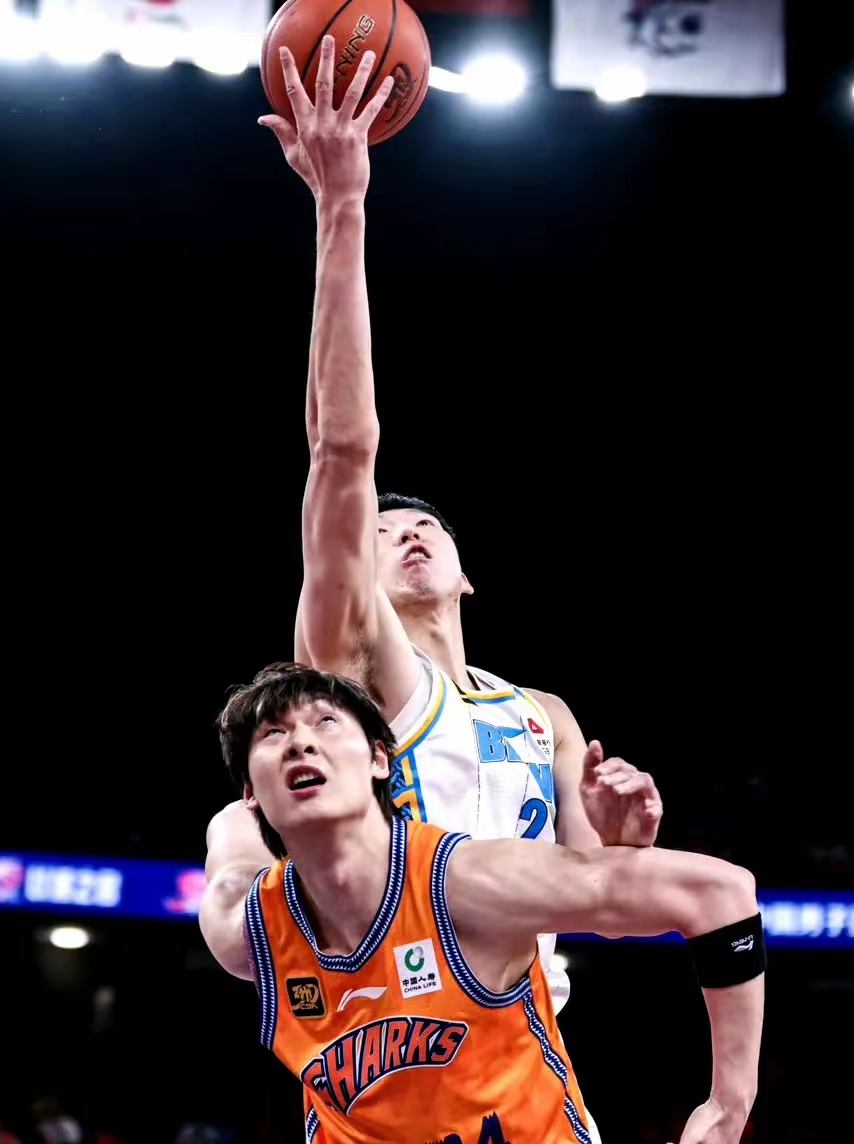 明日亚洲杯焦点战！波士顿凯尔特人迎战北京国安，鏖战或上演(波斯顿凯尔特人队球员名单)